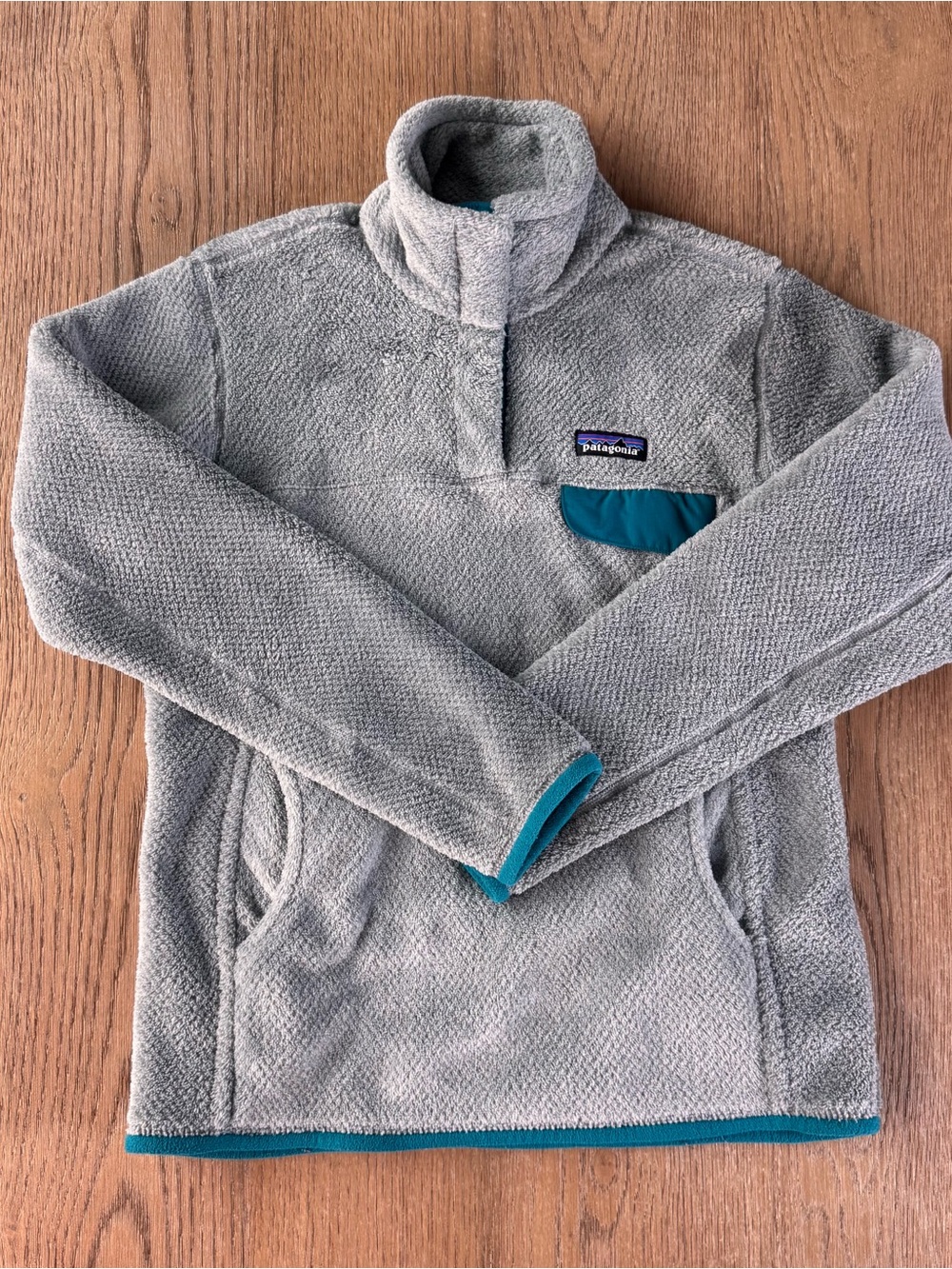 Patagonia Women’s Re Tool Snap-T Grey Fleece Pullover with Teal Accents